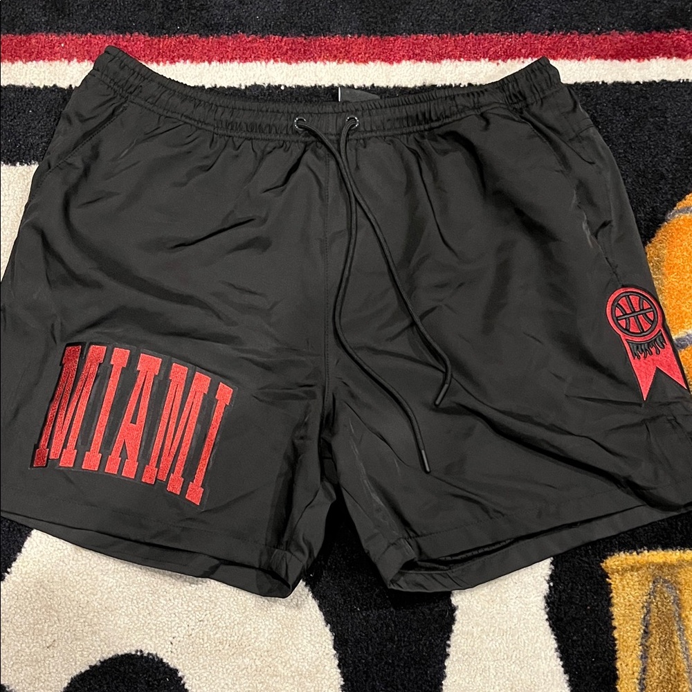 Pro Standard Men’s Miami Culture Woven Short Black Size XL Miami Heat